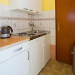 With Parking Space Baska Voda, Makarska - 6761 Appartement Baška Voda