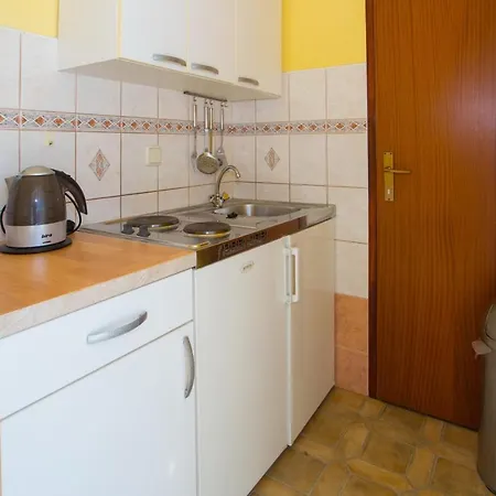 With Parking Space Baska Voda, Makarska - 6761 Appartement Baška Voda